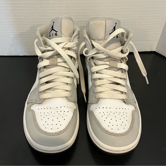 Air Jordan 1 MID Gray Fog/ Black-White Sneakers women’s size 7 - Picture 1 of 7
